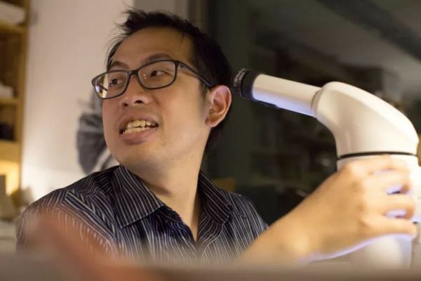 为了搞懂什么是记忆，这位科学家四年来每天坚持训练虫子