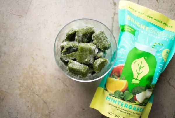 嚼碎就能清理牙齿的牙膏片;微信开放“一物一码”能力;日本企业开发自动叠衣衣柜|一周消费新闻Vol.44