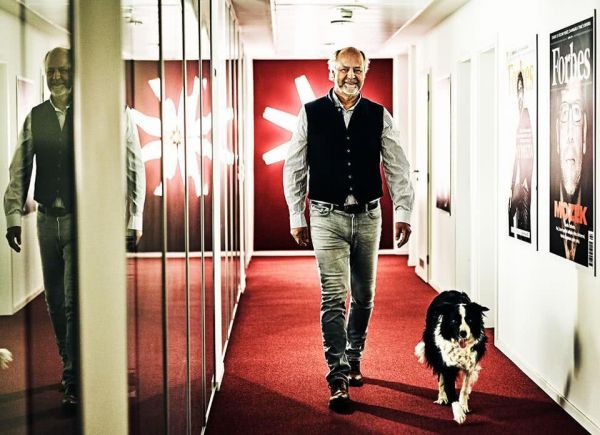 这位捷克人靠免费软件成亿万富翁,公司市值超阿斯顿马丁