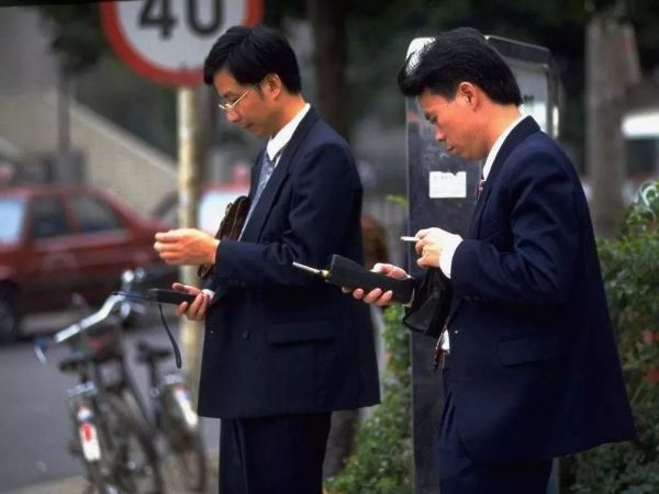 一个国产手机品牌的非典型衰落