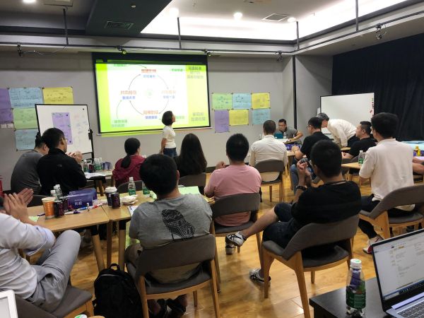 请创业者思考:你的“亚马逊飞轮”长什么样? | 36氪组织创新系列