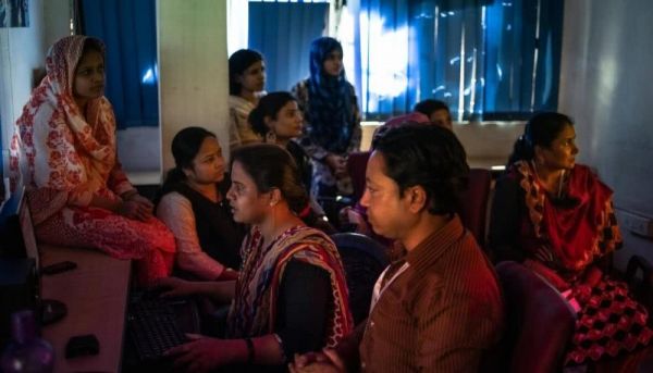 揭秘AI训练内幕：帮助AI进化的除了专家，还有全球无数上班族