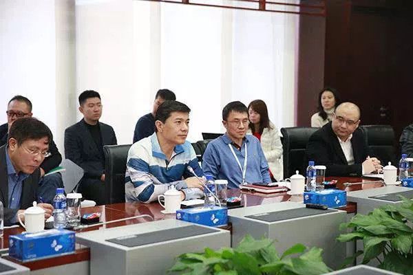 上市十余载,谷歌、百度已是冰火两重天