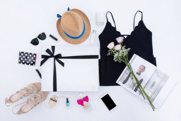 衣二三备受用户质疑,共享租衣套路有点多