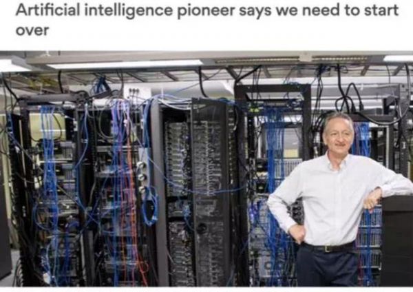 像FIFA一样踢球的AI,比打游戏更强吗?