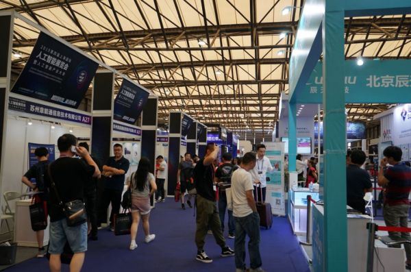 华为鸿蒙热潮背后,科技世界正陷入巨头困境