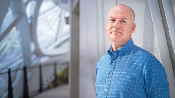 亚马逊“全球财务大管家”离职,已效力贝索斯15年