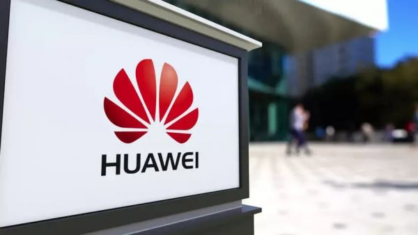 8点1氪 | 苹果多款产品加征关税至15%；暴风冯鑫被批捕；小米按最高总价120亿港元购回股票