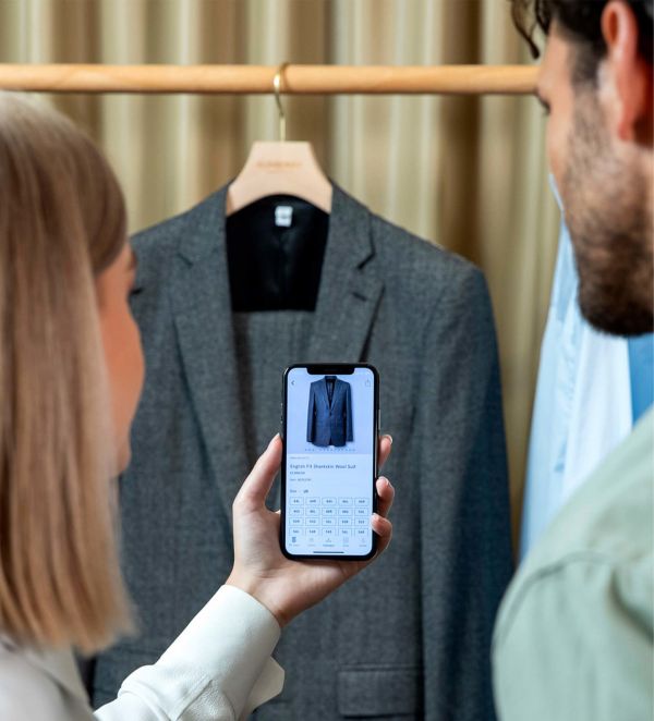 最前线 | 和GUCCI开发门店应用后,苹果又跟BURBERRY合作推出客服工具