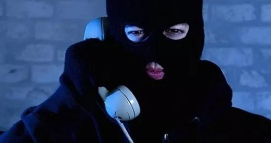 欧洲首例AI诈骗:用CEO声音骗走22万,逼真语音合成只需1分钟录音