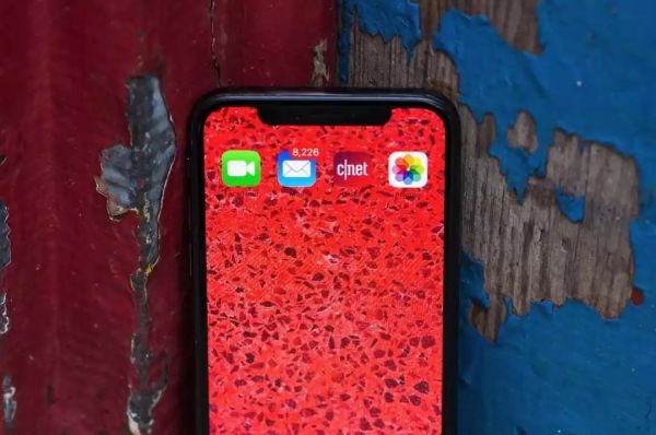 后iPhone时代:手机亮点不够,要靠硬件来凑