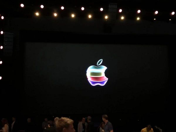 正在直播 | 苹果的浴霸iPhone发布会,36氪带你一线直击