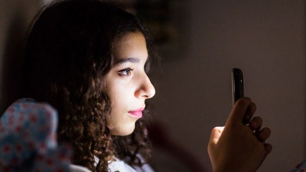 这些人刷社交媒体,是为了看看你有没有病