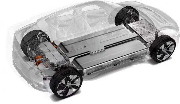 恒大再撒钱,欲揽九国八千人