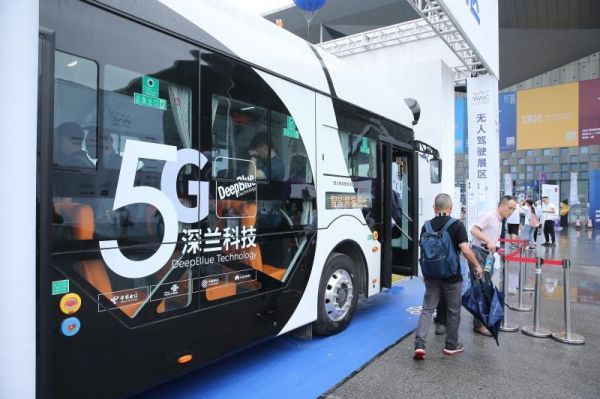 瞄准公交车自动驾驶市场，「深兰科技」要以增值服务打出差异化 | 2019WAIC企业访谈