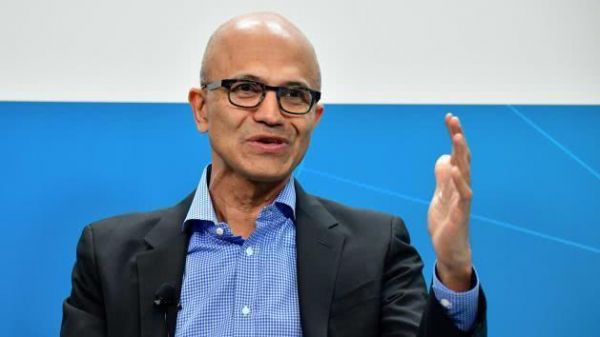 微软宣布回购400亿美元股票，增加股息