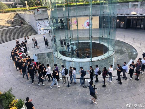 科技神回复 | iPhone 11跌破5000,网友:信号超5G刘海看不见