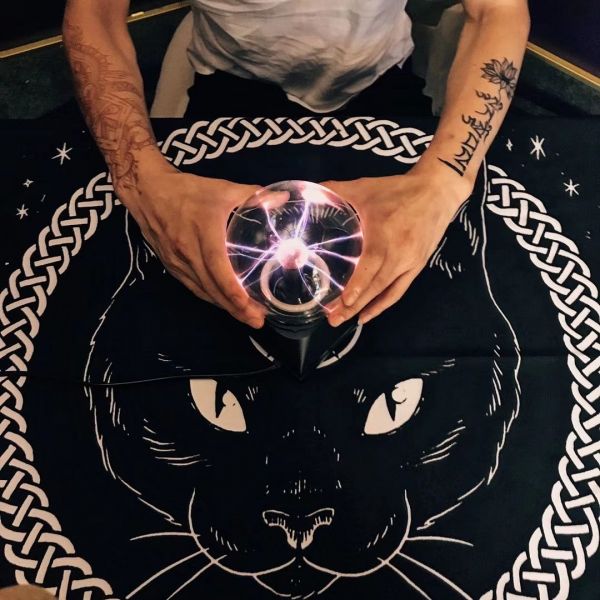 揭秘互联网占卜:你眼中的命运,只是别人手上的生意