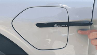 电动车赛道上,为何保时捷要用Taycan硬杠特斯拉?