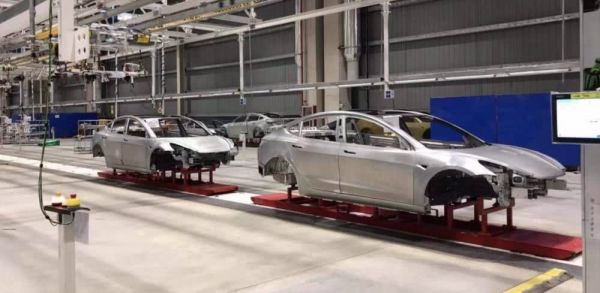 马斯克:特斯拉正组建中国技术团队,开发软件固件等