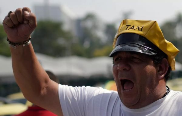 美国科技记者秘访Uber雇员:一代独角兽的衰落,谁来买单?