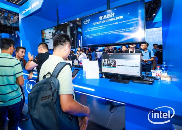 少数派的未来猜想 | “上云”不是终点，释放数据价值才是数字经济时代的“加油站”