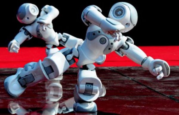 ATM机下面确实没有人 但这些项目真的是“手动档”