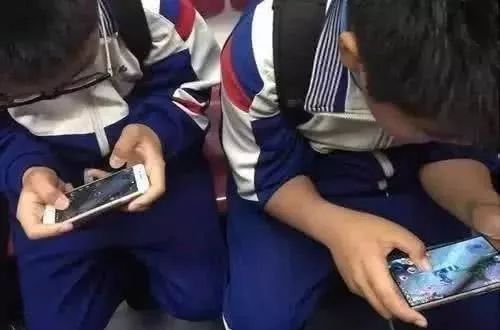 00后爱上苹果？