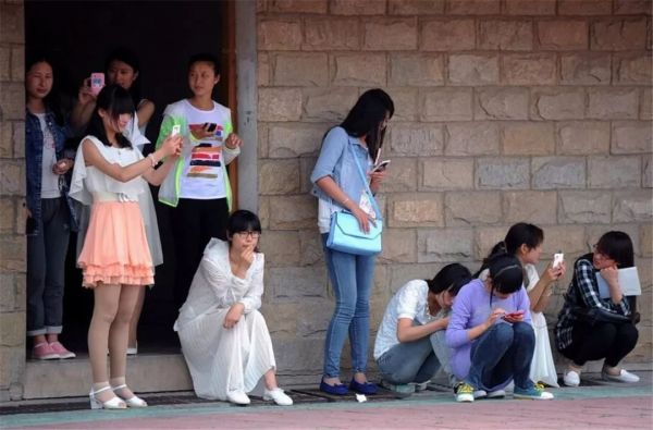 00后爱上苹果？