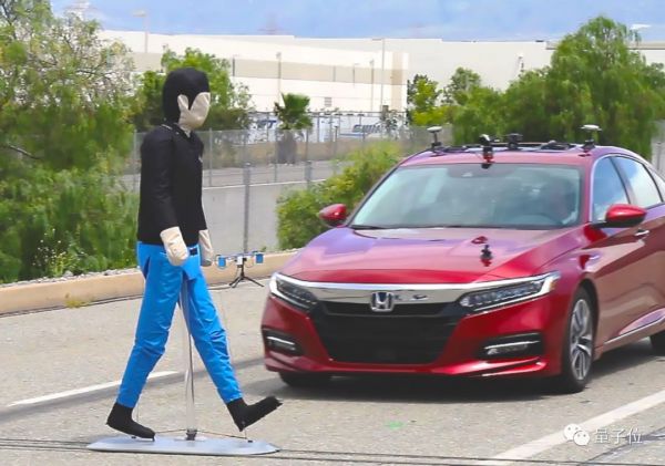 美国汽车协会实测:行人检测系统都是渣渣,包括特斯拉