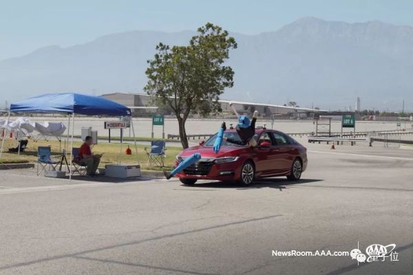 美国汽车协会实测:行人检测系统都是渣渣,包括特斯拉