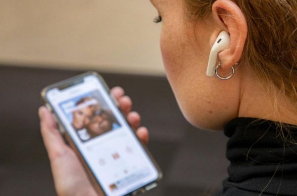 微软、亚马逊为何盯上了苹果AirPods的蛋糕?