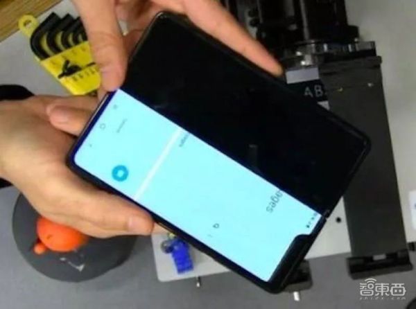三星折叠屏拆机,大量细节调整,没扛住12万次折叠实测