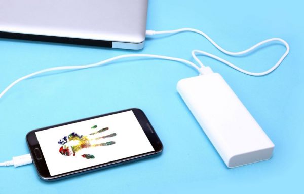 来电街电小电怪兽，这三电一兽如何把充电宝练成了吞金兽？