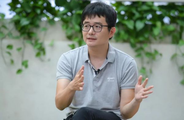 猎豹移动傅盛，做机器人，一定要甩掉手机思维