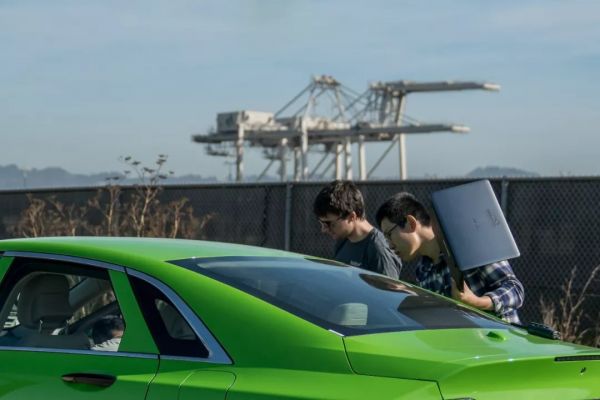 无人车烽烟四起，移动出行谁主沉浮