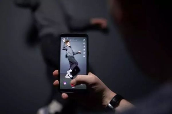 筹谋反击：为何Facebook也要输给抖音海外版？