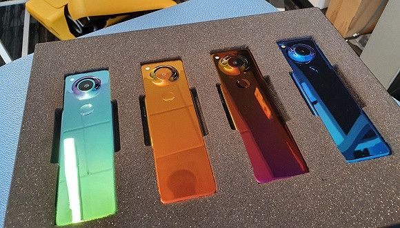 Android之父公开新手机照片,长条形状酷似遥控器