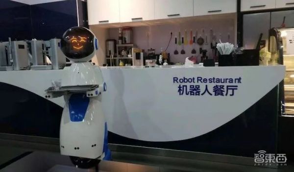 送餐机器人迎来落地潮，亲探北京市场真相，两大玩家斗法