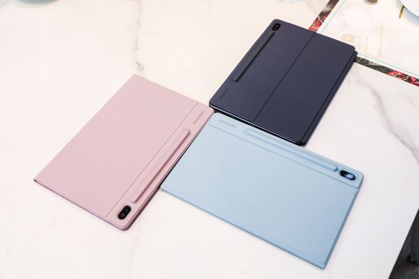 最前线 | 三星发布了一款搭载双摄的平板电脑,想和 iPad 正面刚
