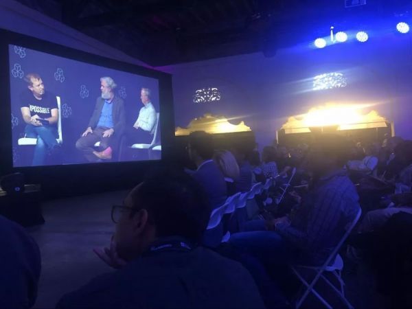 谷歌前CEO VS 哈佛遗传学大神共话未来生物科技:超级抗体、DNA存储数据…