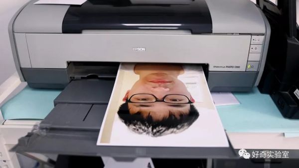 刷脸取件被小学生“破解”,丰巢紧急下线,支付宝微信刷脸安全吗?