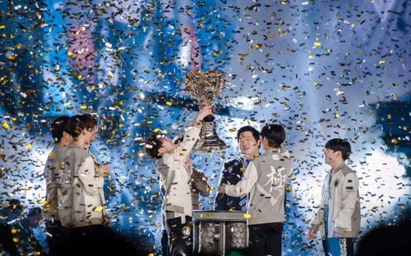 英雄十年,联盟“挽歌”