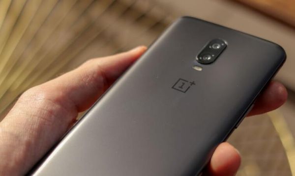 在“内忧外患”下,一加手机不再“与世无争”