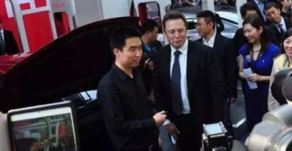 拧巴的李想，黯淡的理想