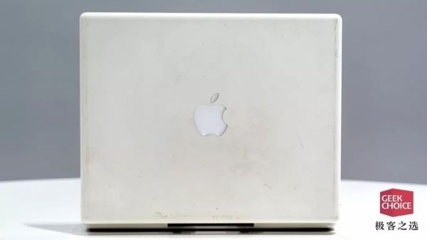 苹果 15 年前一万块的笔记本,竟然比 MacBook 还“良心”?