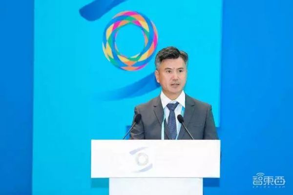 乌镇峰会演讲干货:雷军要推10+款5G手机,李彦宏说靠AI可得永生