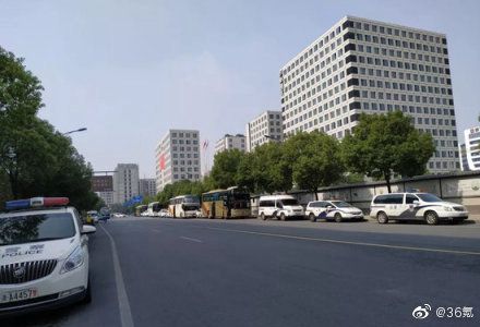 科技神回复 | 51信用卡被调查,之前的代言人是吴秀波