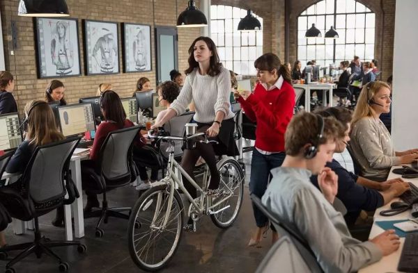 人工智能带来的，是大规模失业，还是“少干活多拿钱”？