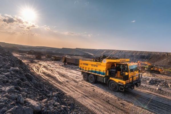 36氪新风向 | 矿区无人化运输的“千亿级”市场,能诞生百亿级自动驾驶公司吗?